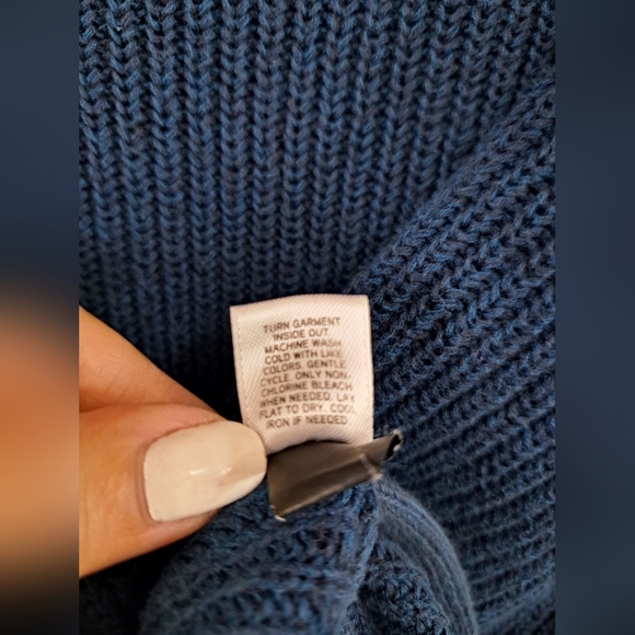 Express Blue V-Neck Sweater with Relaxed Fit V-Neck 3/4 Dolman Sleeves Medium - Picture 6 of 7